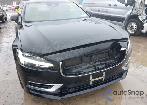 2018 Volvo S90 Hybrid T8 Inscription z USA, uszkodzony, nr VIN LVYBC0AL4JP030547